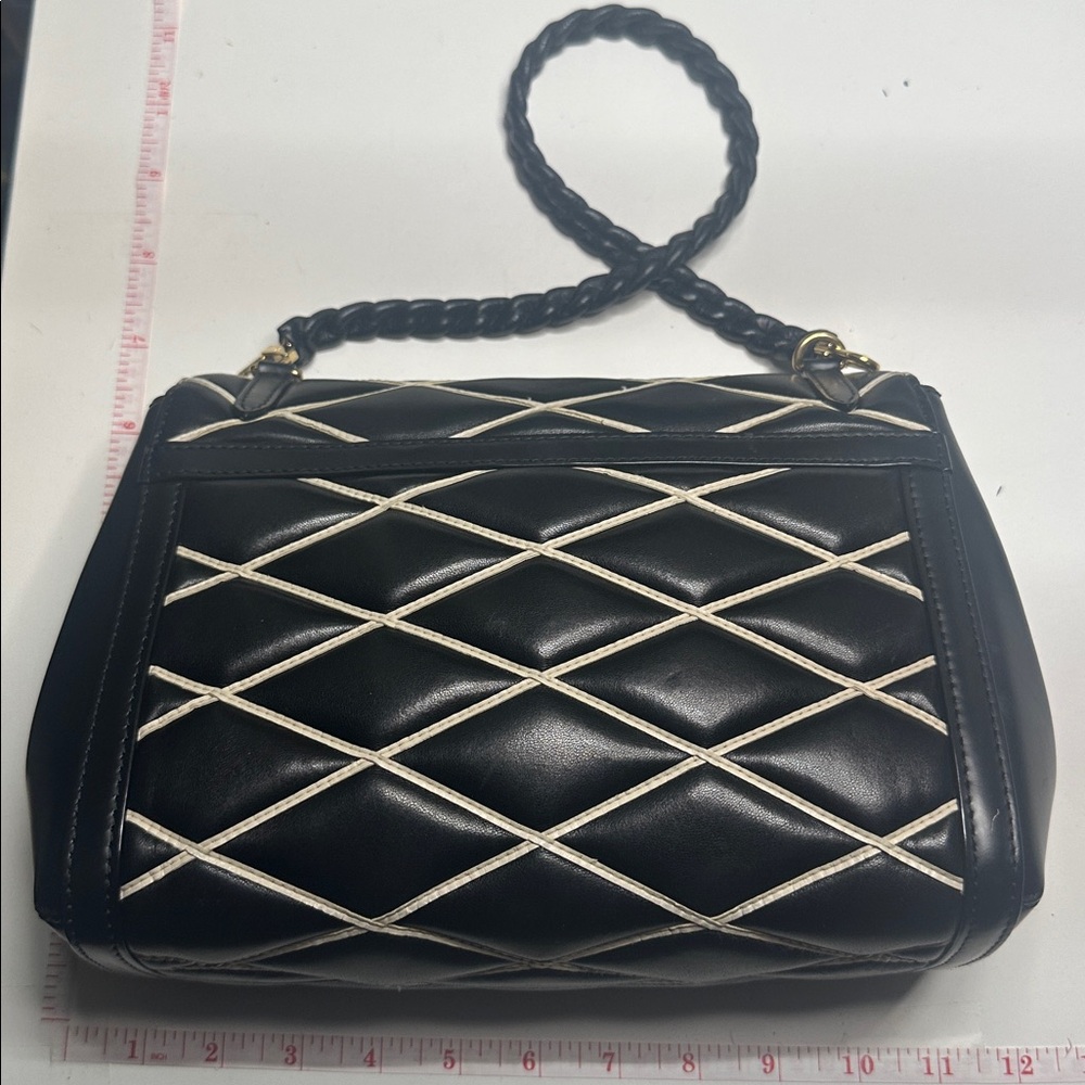 Louis Vuitton - Picture 4 of 8
